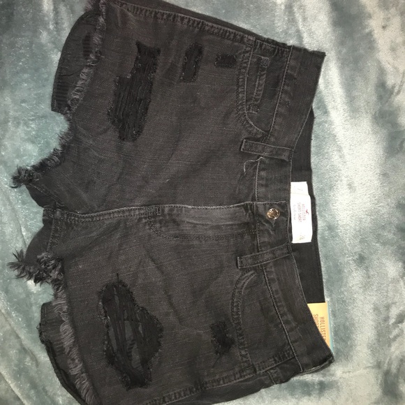 Hollister Pants - Hollister Black shorts